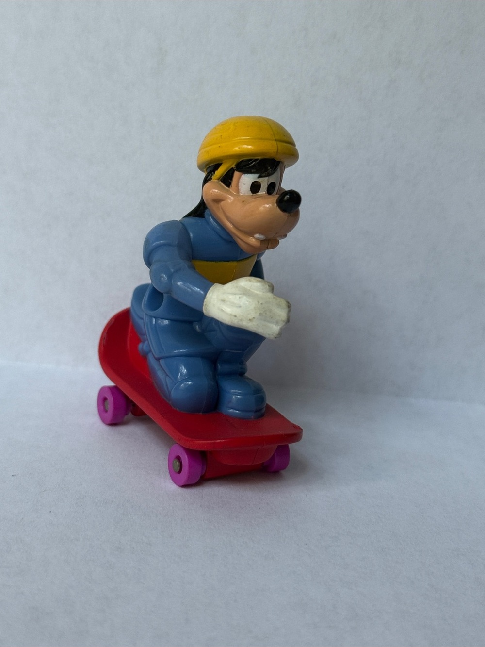 McDonalds Disney Goofy On Skateboard Happy Meal Toy Figure Vintage Skateboarding